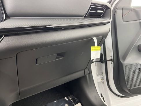 New 2026 Nissan Kicks SR image 36