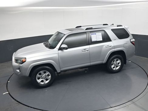 Used 2022 Toyota 4Runner SR5 Premium w/ Moonroof Package RWD image 31