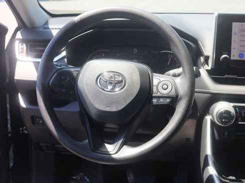 Used 2025 Toyota RAV4 XLE AWD/4WD image 25