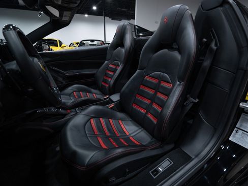 Used 2018 Ferrari 488 Spider image 22