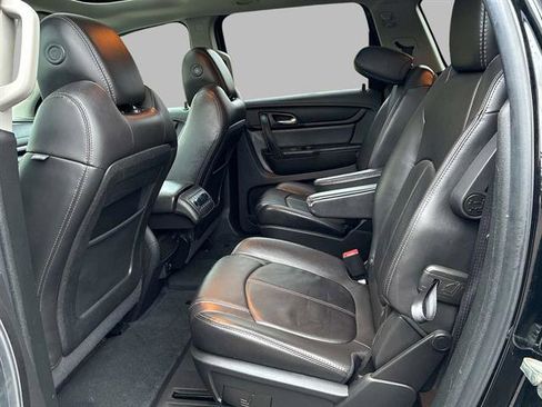 Used 2017 Chevrolet Traverse LT image 16