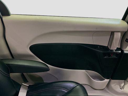 Used 2023 Chrysler Pacifica Touring-L image 26