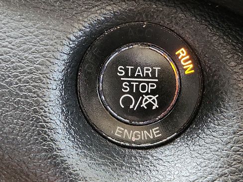 Used 2014 Jeep Cherokee Limited w/ Technology Group FWD image 18