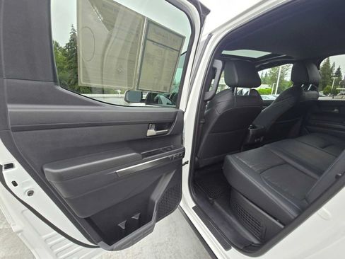 Certified 2025 Toyota Tacoma TRD Off-Road AWD/4WD image 15
