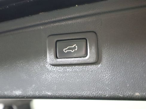 Used 2017 Subaru Outback 3.6R Limited AWD/4WD image 12