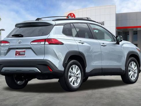 Certified 2025 Toyota Corolla Cross LE image 5