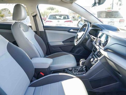 Used 2023 Volkswagen Taos SE image 22