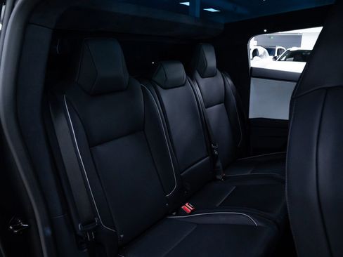 Used 2024 Tesla Cybertruck AWD Crew Cab image 21