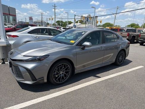 Used 2025 Toyota Camry SE w/ Convenience Package AWD/4WD image 2