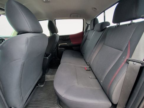 Used 2018 Toyota Tacoma SR5 image 13