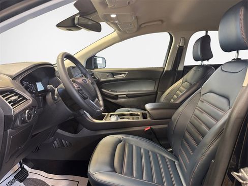 Used 2024 Ford Edge SEL w/ Sport Appearance Package image 12