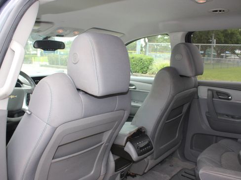 Used 2014 Chevrolet Traverse LT FWD image 14