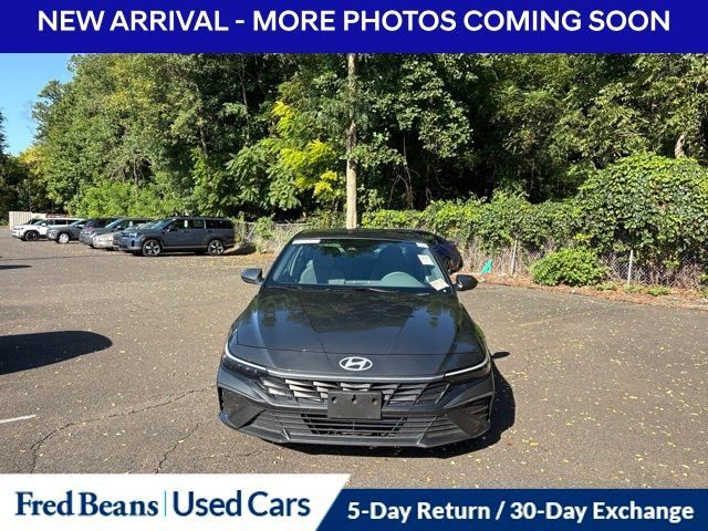 Certified 2024 Hyundai Elantra SEL FWD image 2