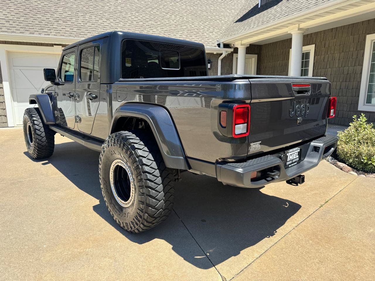 Used 2021 Jeep Gladiator Sport AWD/4WD image 4