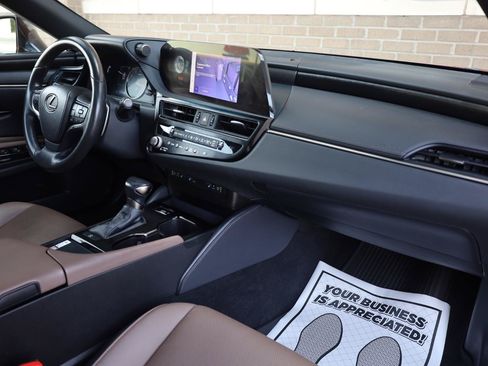 Used 2023 Lexus ES 350 w/ Premium Package FWD image 32