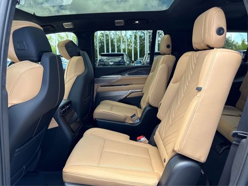 New 2026 Cadillac Escalade IQL Sport 2 w/ LPO, Etrunk Organizer Package AWD/4WD image 10