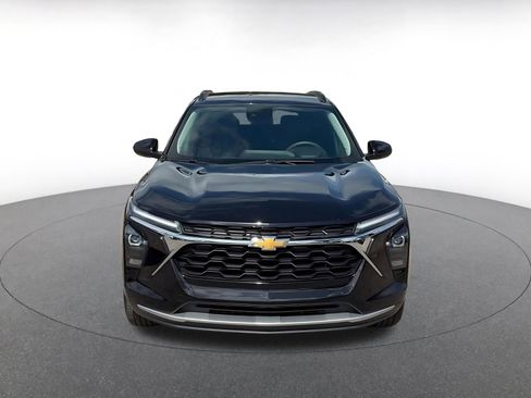 Used 2025 Chevrolet Trax LT FWD image 4