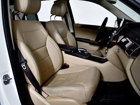 Used 2016 Mercedes-Benz GLE 300d 4MATIC image 45