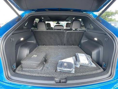 Used 2024 Volkswagen Atlas Cross Sport SEL Premium R-Line image 12