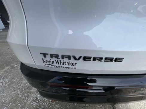 Certified 2024 Chevrolet Traverse RS image 32
