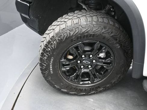 Used 2022 Chevrolet Silverado 1500 ZR2 w/ Technology Package AWD/4WD image 30