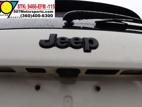 Used 2019 Jeep Cherokee Latitude Plus AWD/4WD image 24