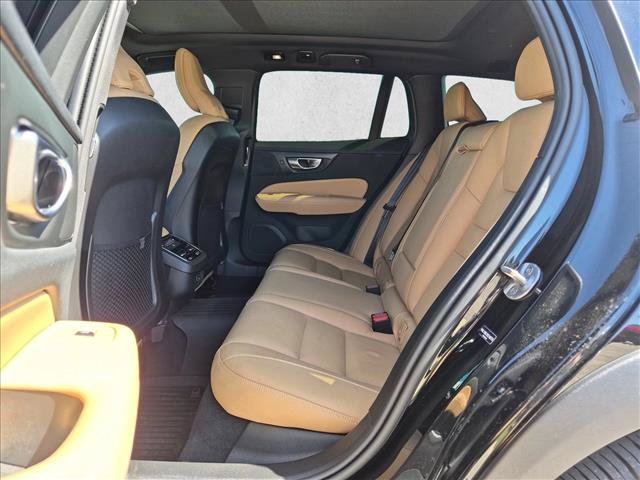 Used 2025 Volvo V60 B5 Cross Country Ultra w/ Protection Package Premier AWD/4WD image 18