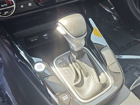 Certified 2022 Kia Soul X-Line FWD image 23