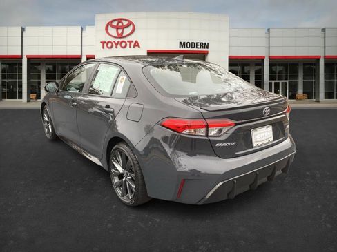 Certified 2025 Toyota Corolla SE image 3