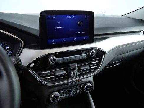 Certified 2022 Ford Escape SE w/ Cold Weather Package image 18