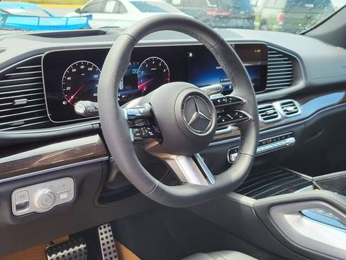 New 2025 Mercedes-Benz GLS 580 4MATIC image 18
