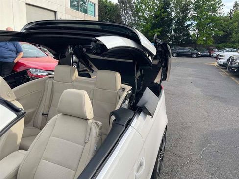 Used 2014 Volkswagen Eos FWD image 98