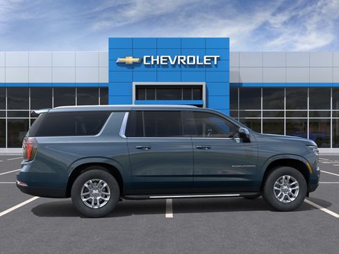 New 2026 Chevrolet Suburban LS RWD image 6