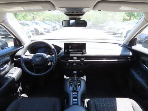 Used 2024 Honda HR-V LX image 17