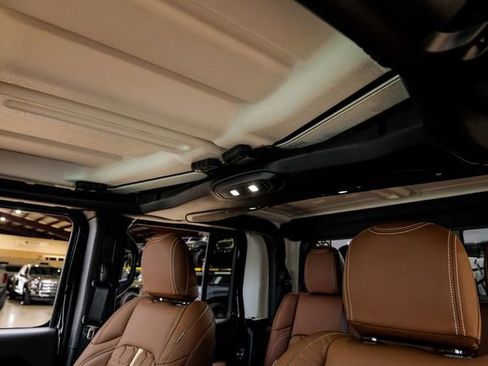 Used 2025 Jeep Gladiator Rubicon w/ Safety Group image 21