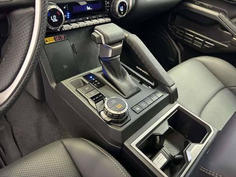Certified 2024 Toyota Tacoma Limited AWD/4WD image 22