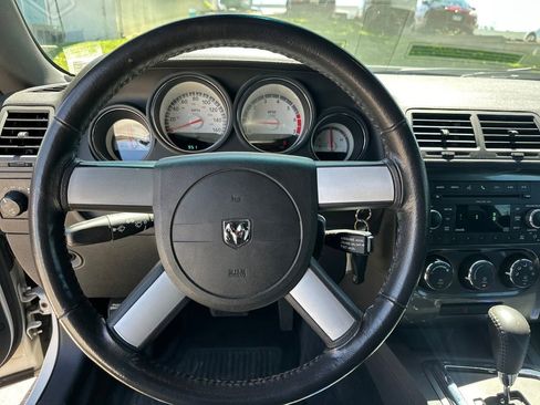 Used 2009 Dodge Challenger R/T RWD image 15