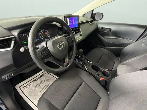 Used 2025 Toyota Corolla LE FWD image 18