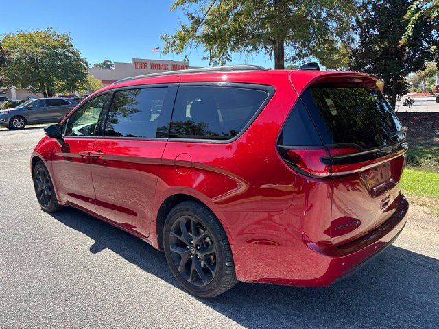 Used 2025 Chrysler Pacifica Limited FWD image 7