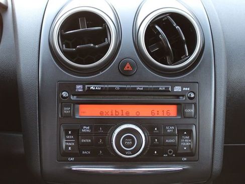 Used 2015 Nissan Rogue S image 14