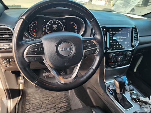 Used 2021 Jeep Grand Cherokee Laredo X AWD/4WD image 2