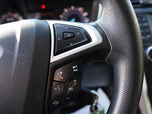 Used 2015 Ford Fusion SE image 16