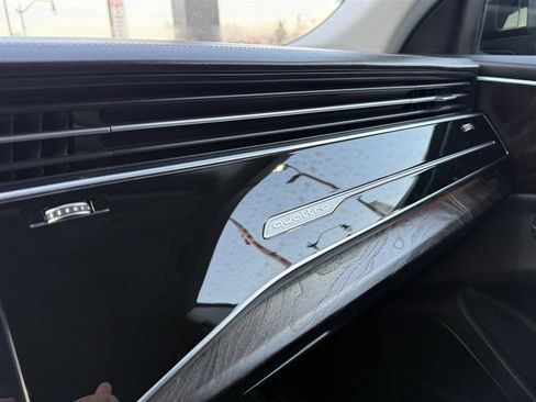 Used 2022 Audi Q8 Prestige w/ Prestige Package image 45