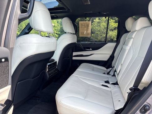 Used 2023 Lexus LX 600 4WD w/ Appearance Package image 33