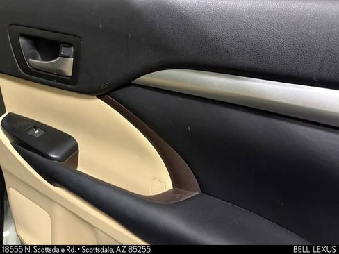 Used 2016 Toyota Highlander XLE FWD image 22