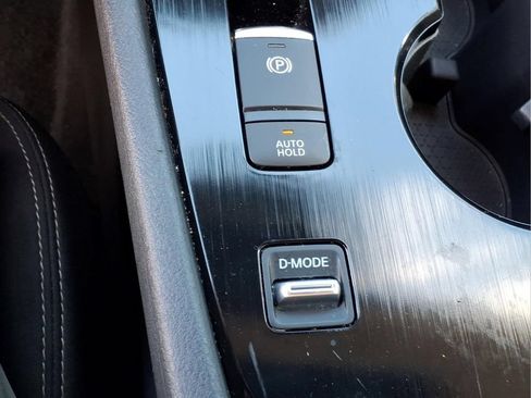 Used 2024 Nissan Rogue S FWD image 8