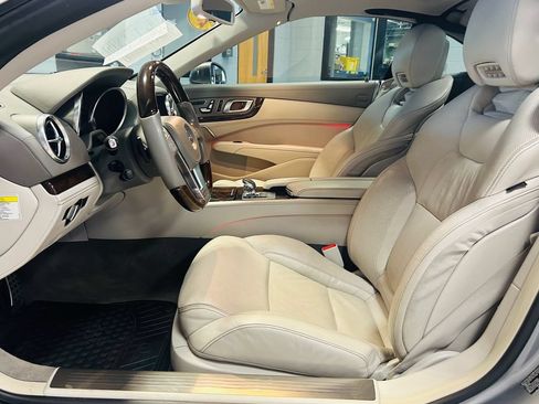 Used 2013 Mercedes-Benz SL 550 image 14