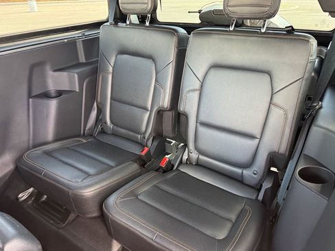 Used 2023 Ford Bronco Badlands image 10