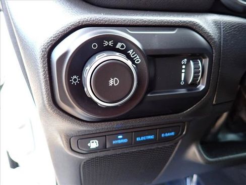 Used 2023 Jeep Wrangler Unlimited Sahara AWD/4WD image 14