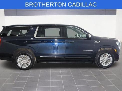 Used 2023 GMC Yukon XL SLT AWD/4WD image 9